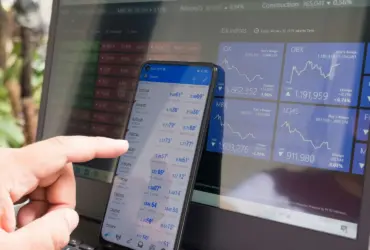 Mercado financeiro e criptomoedas